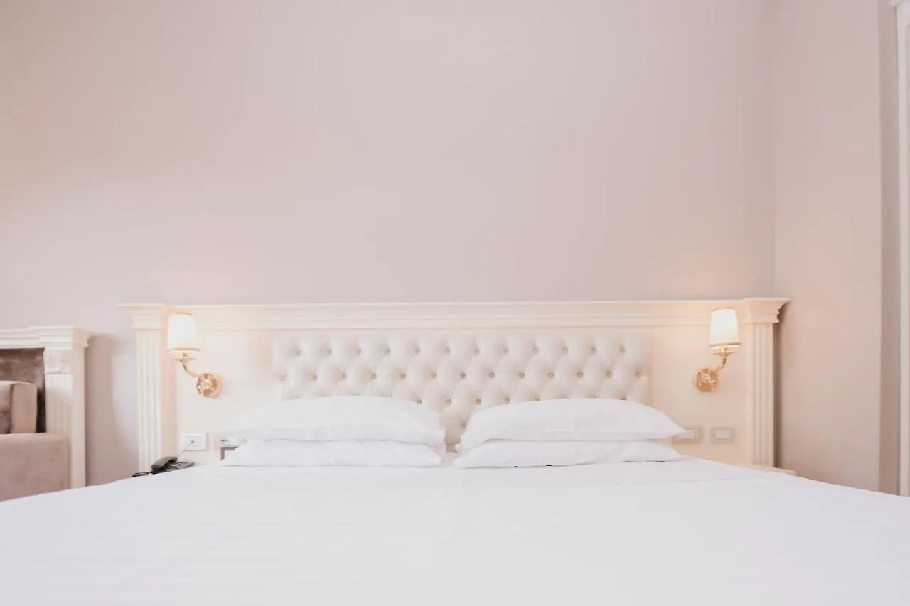 Lot Boutique Hotel By Hotels And Preference Tirana 5*,  Albánia