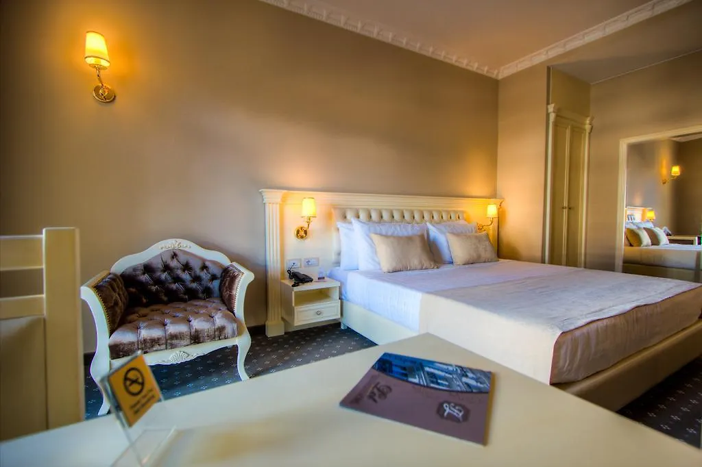 Lot Boutique Hotel By Hotels And Preference Tirana 5*,  Albánia
