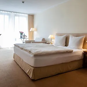 https://romantik-hotel-messerschmitt.com-bavaria.com